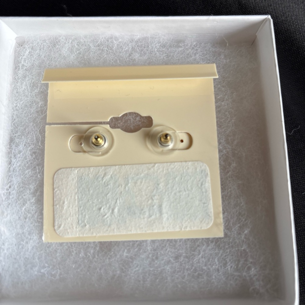 Patricia Nash Palm Leaf Button post earrings - Picture 2 of 2